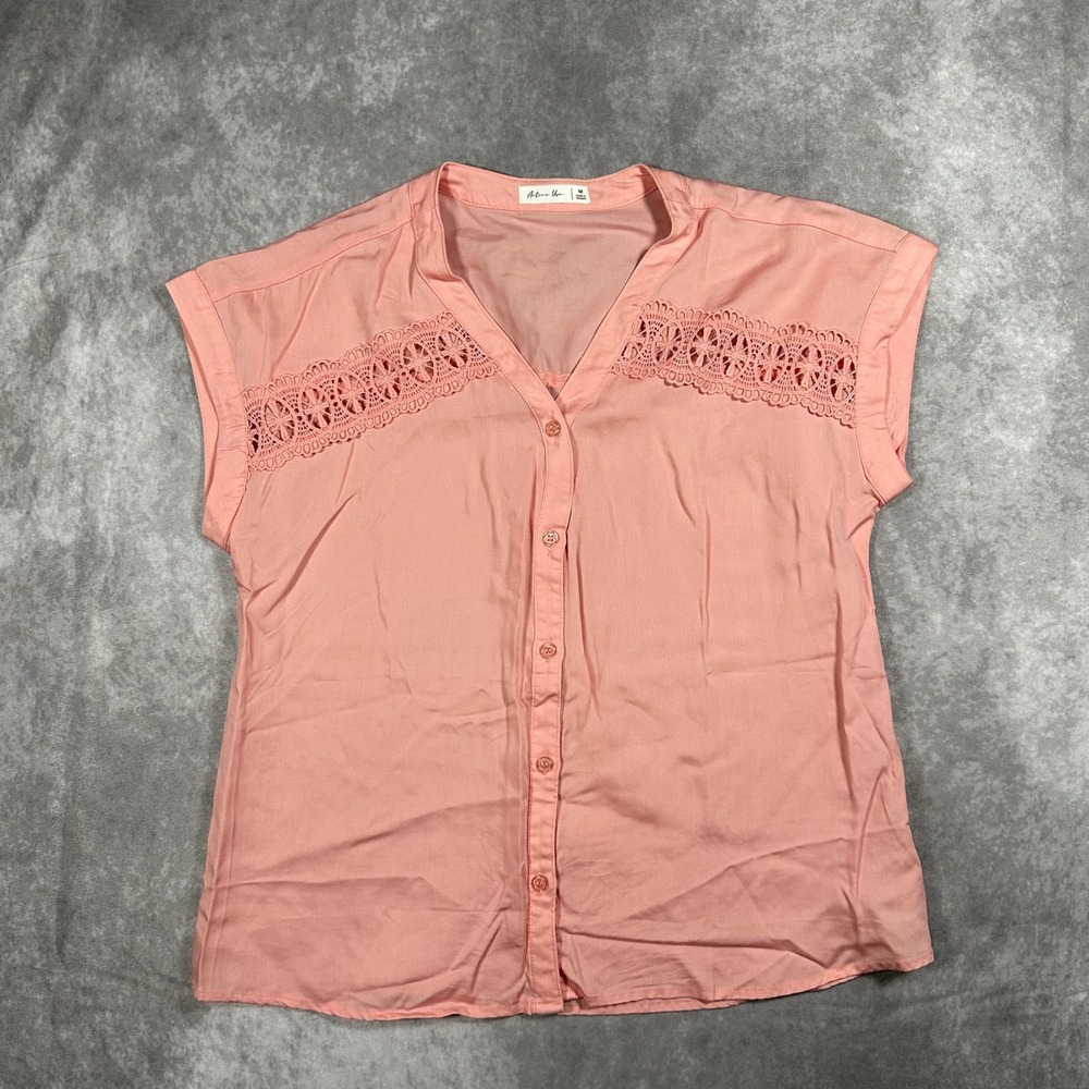 Active USA Women Medium Coral Pink Crochet Lace Yoke Button Down Top Boho Chic